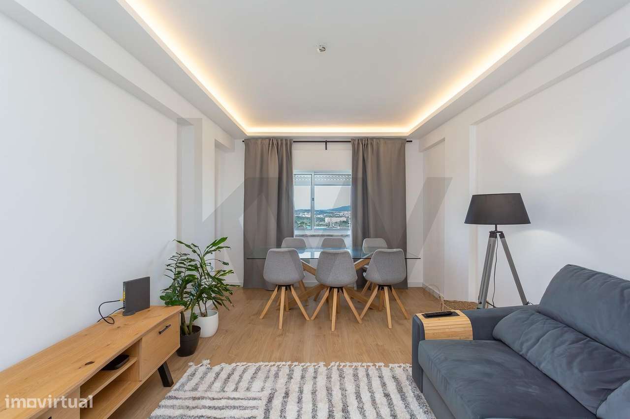 ARRENDAMENTO: T2 remodelado e mobilado em São Marcos, com muita luz na - Grande imagem: 2/19