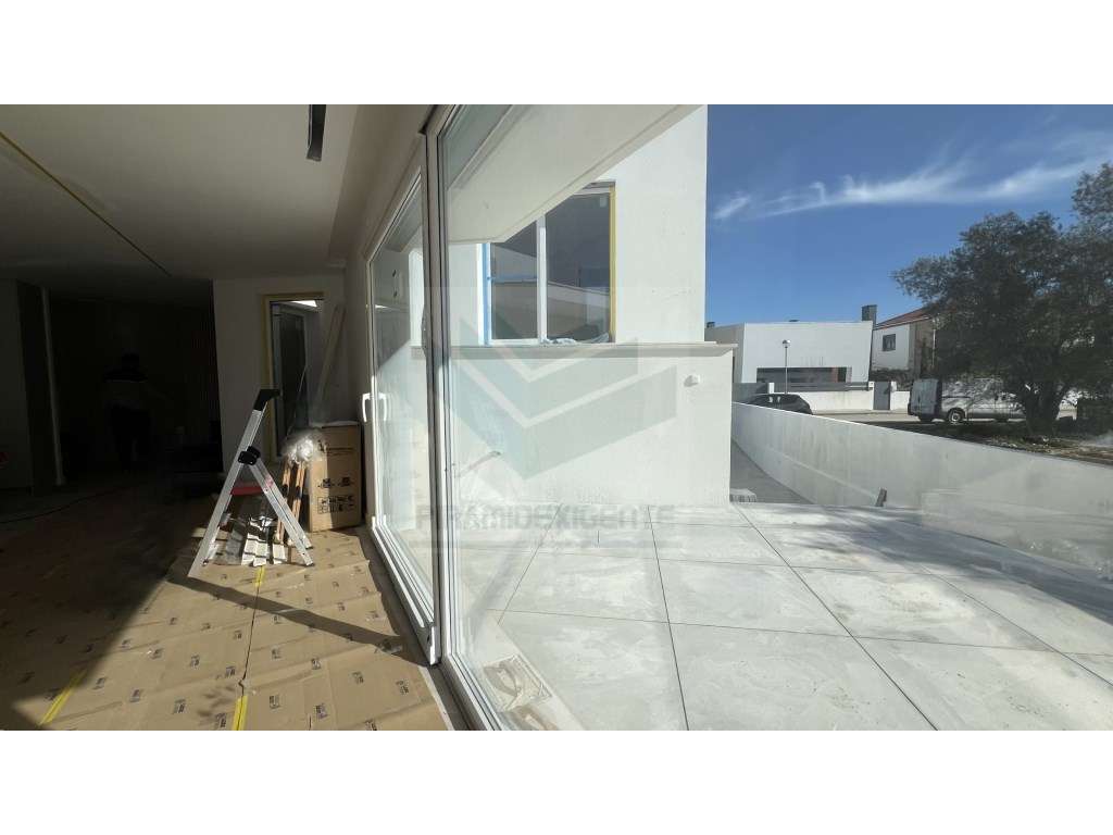 Moradia Isolada 4 Suítes, Piscina, Cave 43m2 - AZEITÃO-8