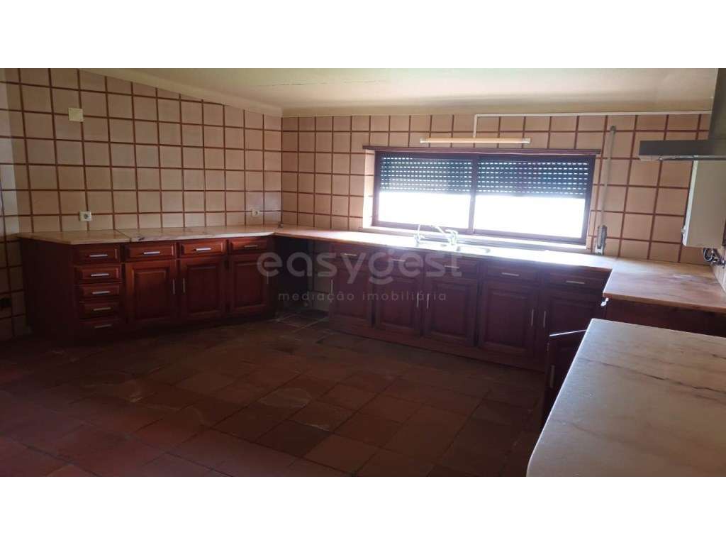 Moradia T3 com logradouro a 5 min do centro da Batalha. - Grande imagem: 5/27