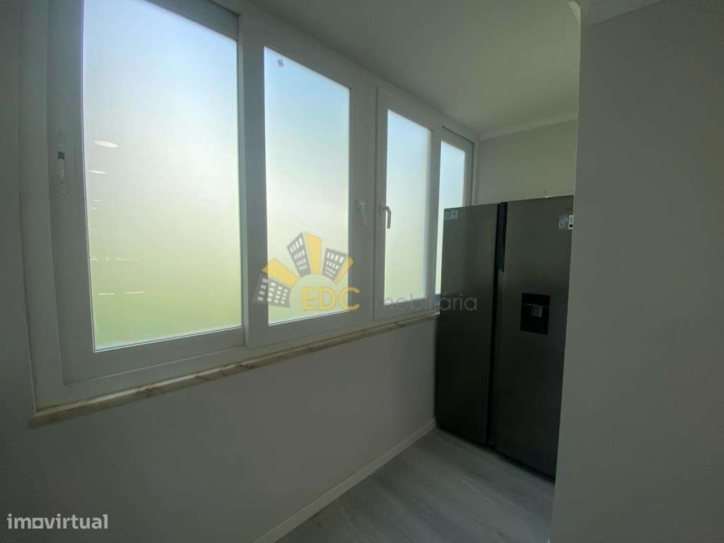 Apartamento T2 Totalmente Remodelado em zona Premium de Benfica | A...-7