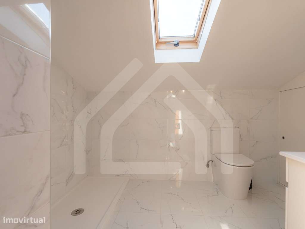 Apartamento T3 | Com aproveitamento de sótão | Alqueves-16