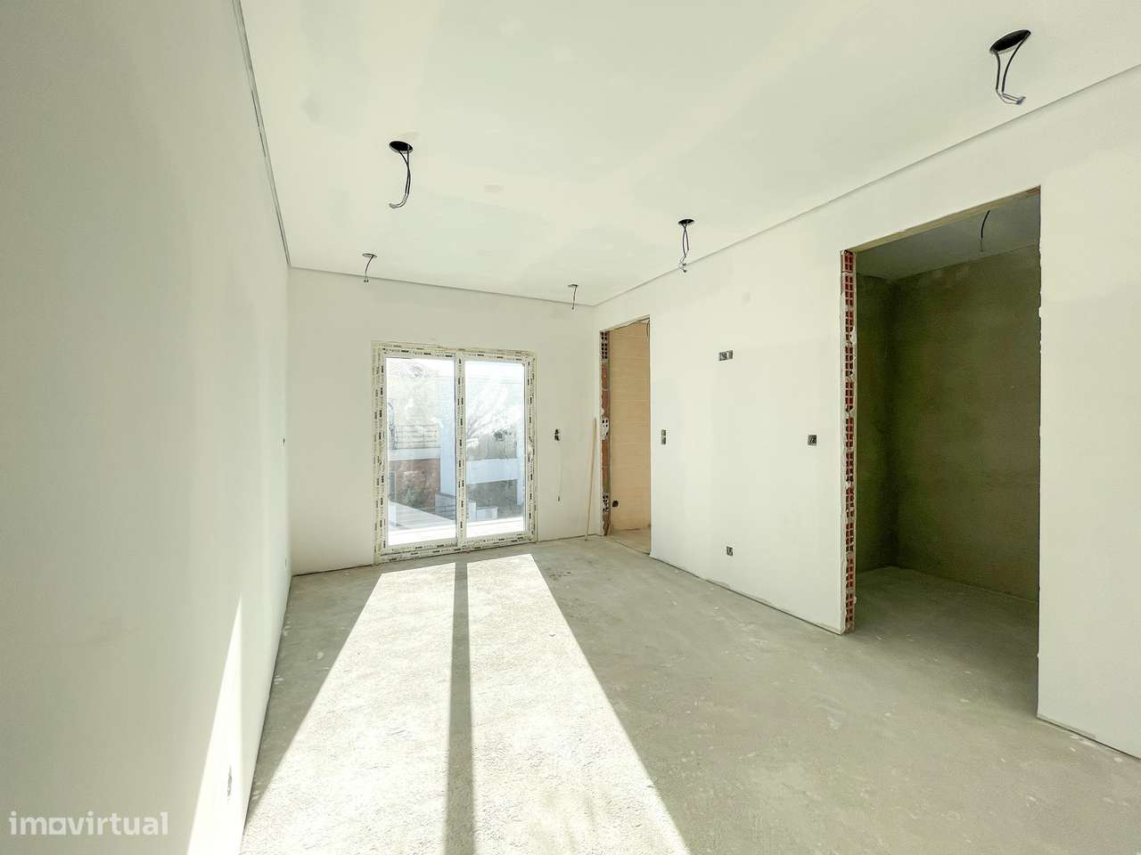 Moradia T4 com Piscina - Santa Iria de Azoia (Bairro da Salvação)-15