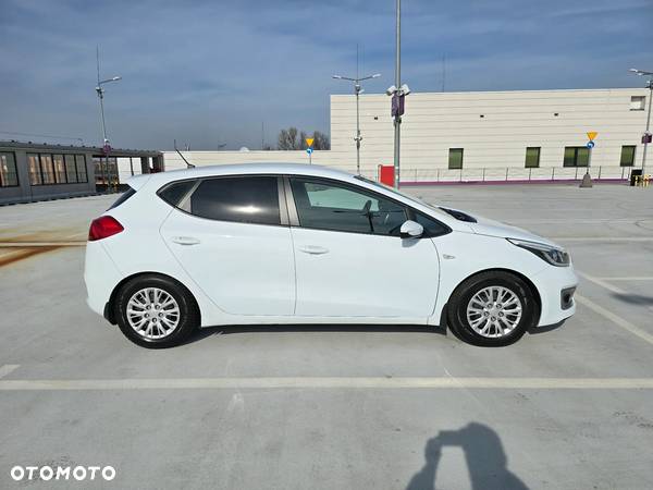 Kia Ceed Cee'd 1.4 CRDi M - 9