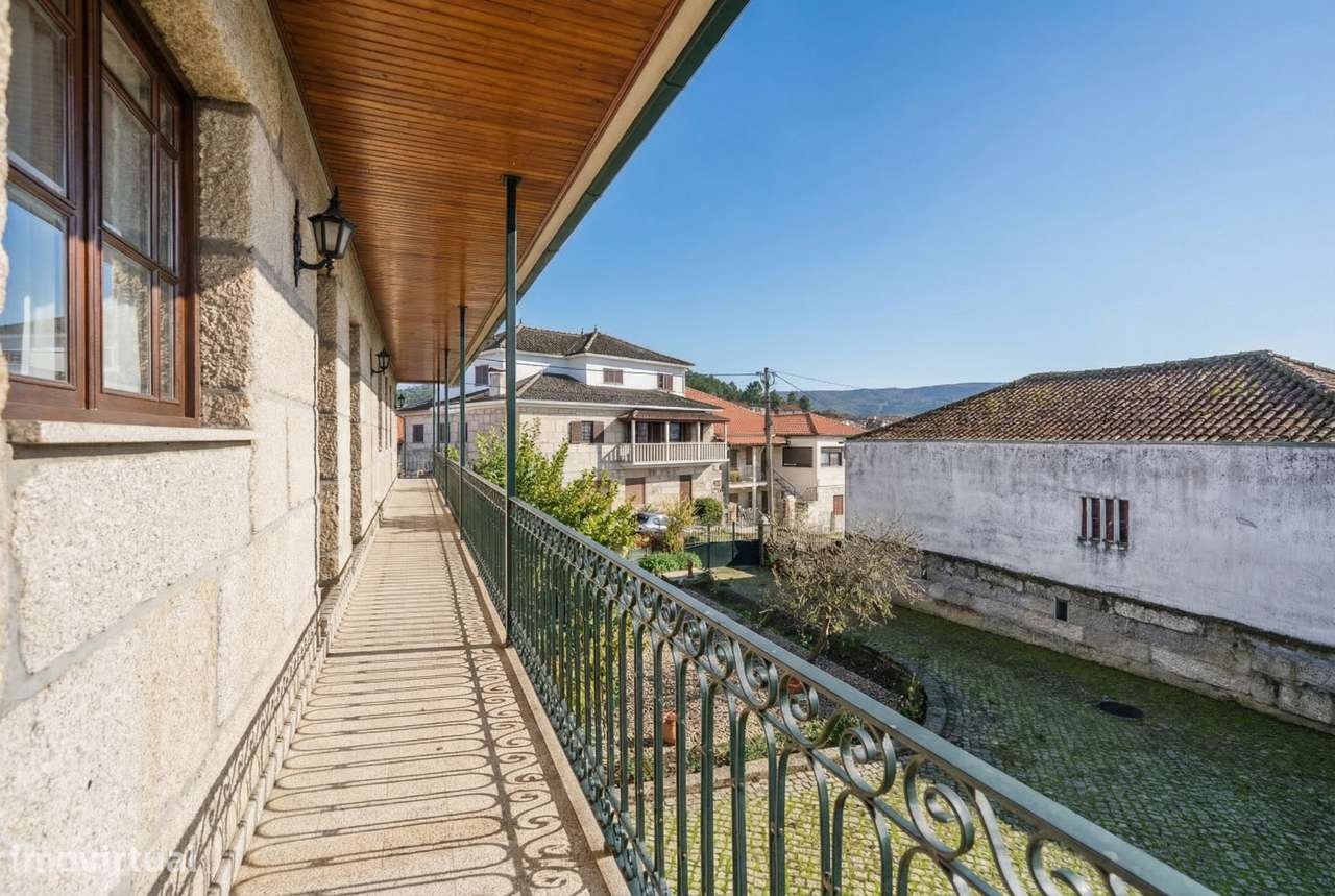 Moradia T5 em pedra em Vila Verde da Raia - Chaves-34