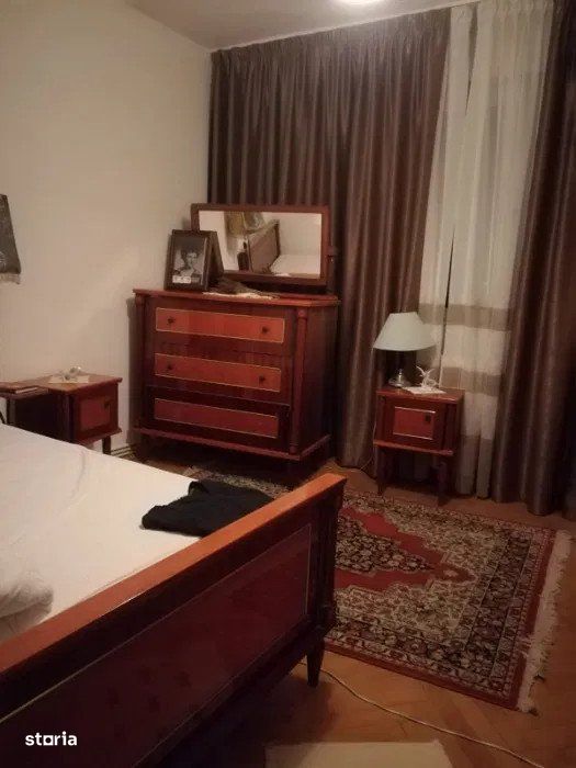 Apartament 3 camere - etaj 3 - Liceul Racovita, Podu Ros