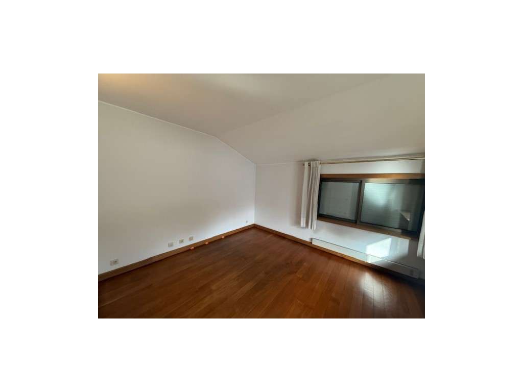 Moradia V3 na Senhora da Hora - Localização Premium!-21