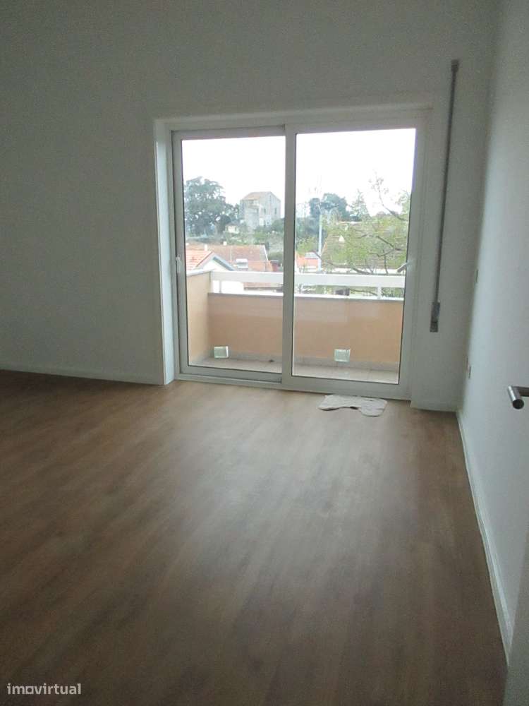 T3 Aguas Santas, Corim com garagem box-13