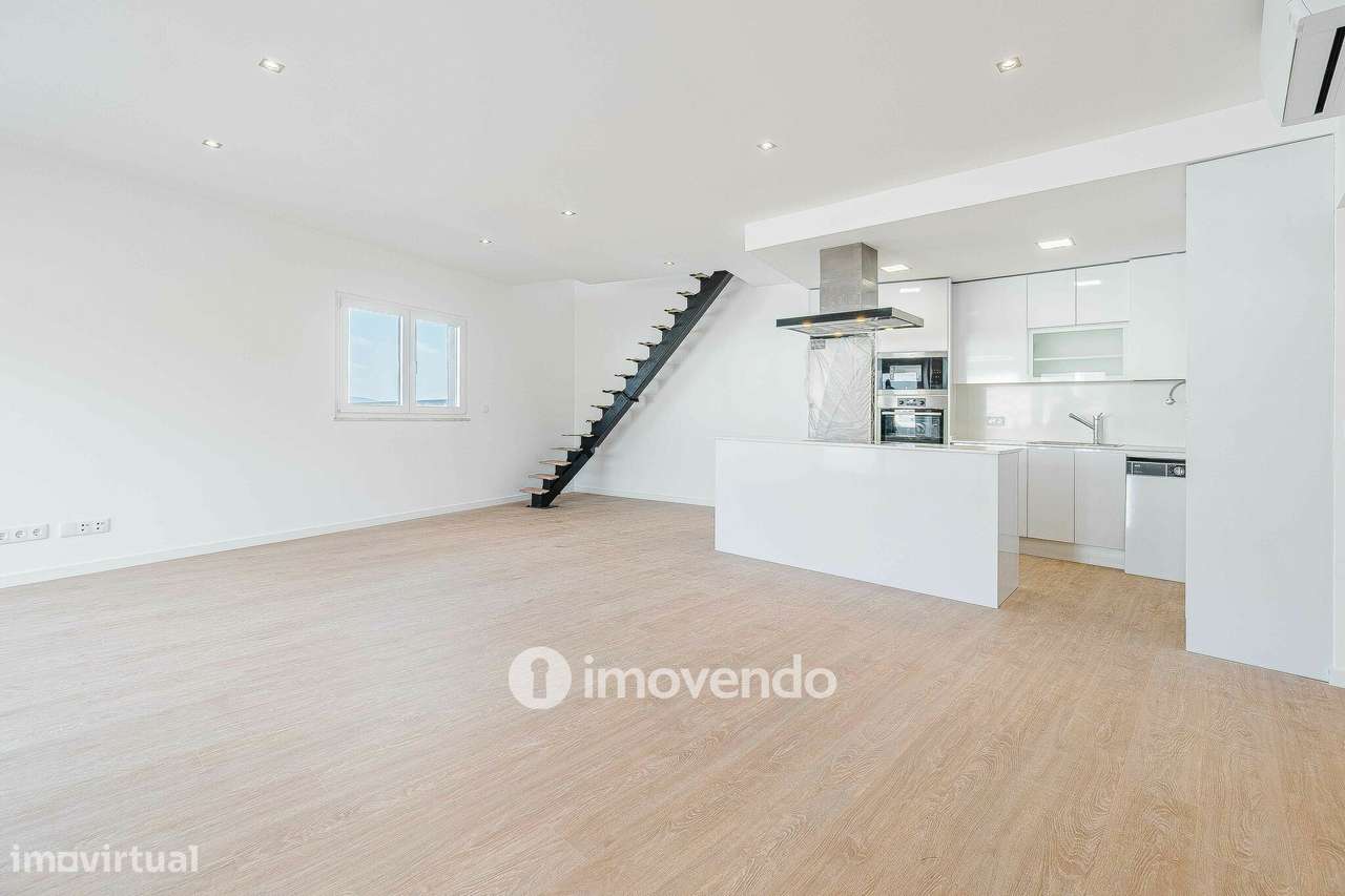 Apartamento T3 Duplex novo, com terraço e garagem, em Loures-2