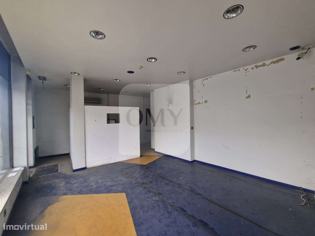 Loja com 2 frentes na Av. Aureliano Barrigas em Vila Real - Grande imagem: 2/20