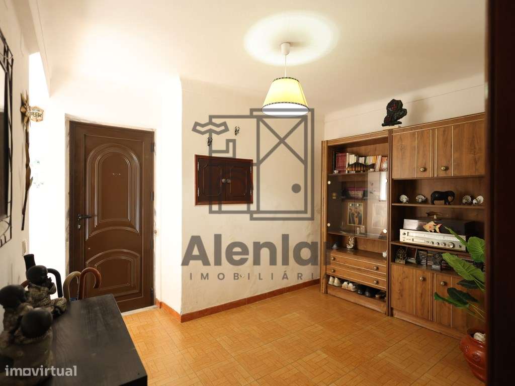 Moradia no Centro de Alenquer - Oportunidade-17