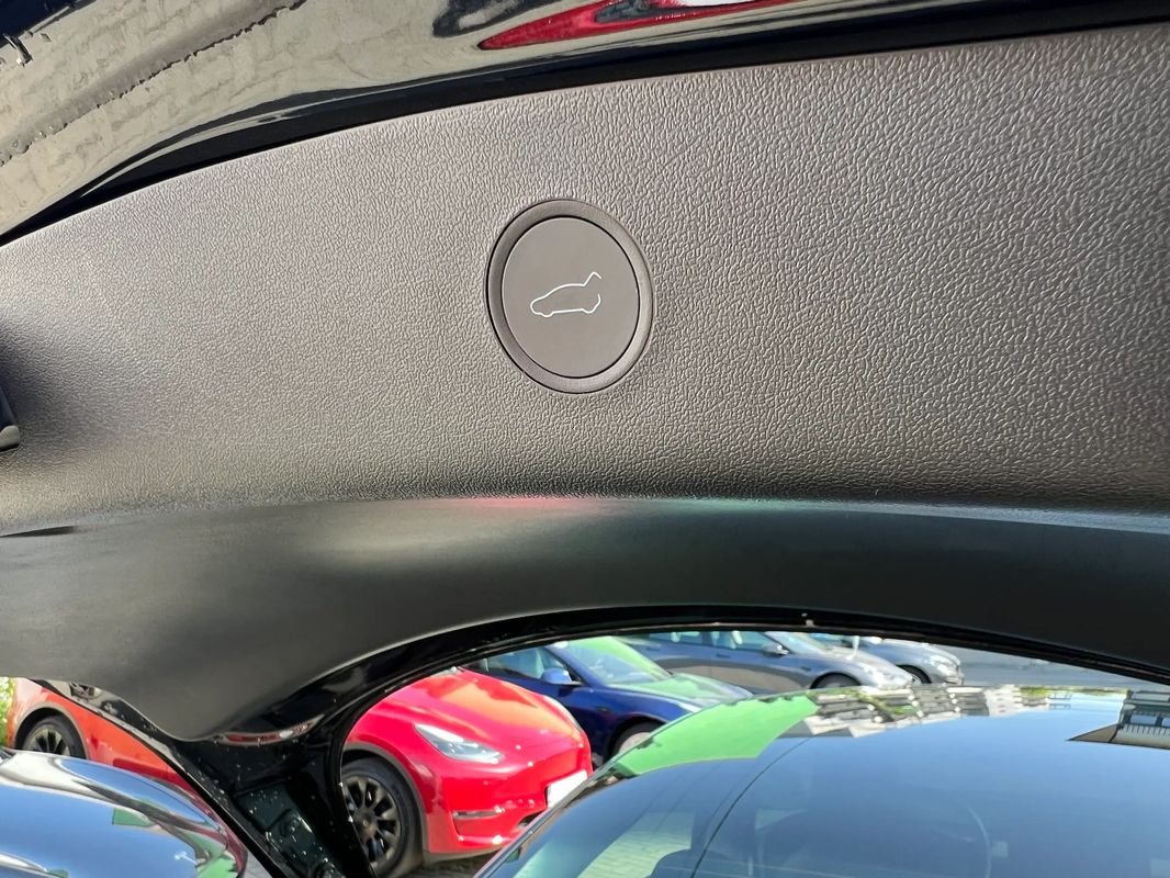 Tesla Model 3 Standard Reichweite Plus Hinterradantrieb - 38