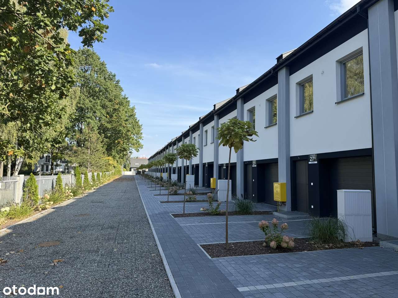 OSTATNI Segment narożny, działka 282m2. 49m2 poddasza! 900m od PKP-0
