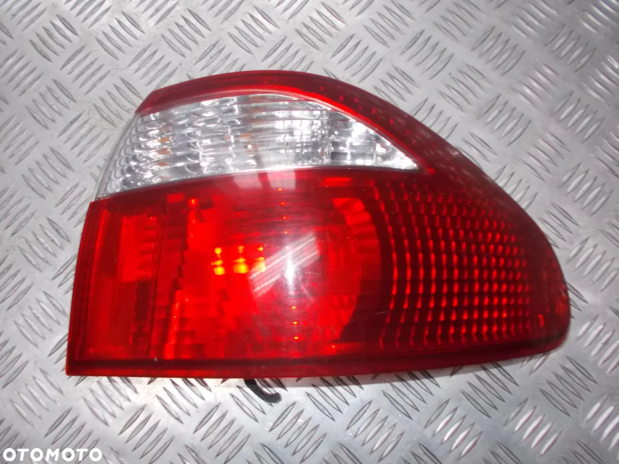 Mazda 626 V GF LIFT - lampa prawy tył HB - 1
