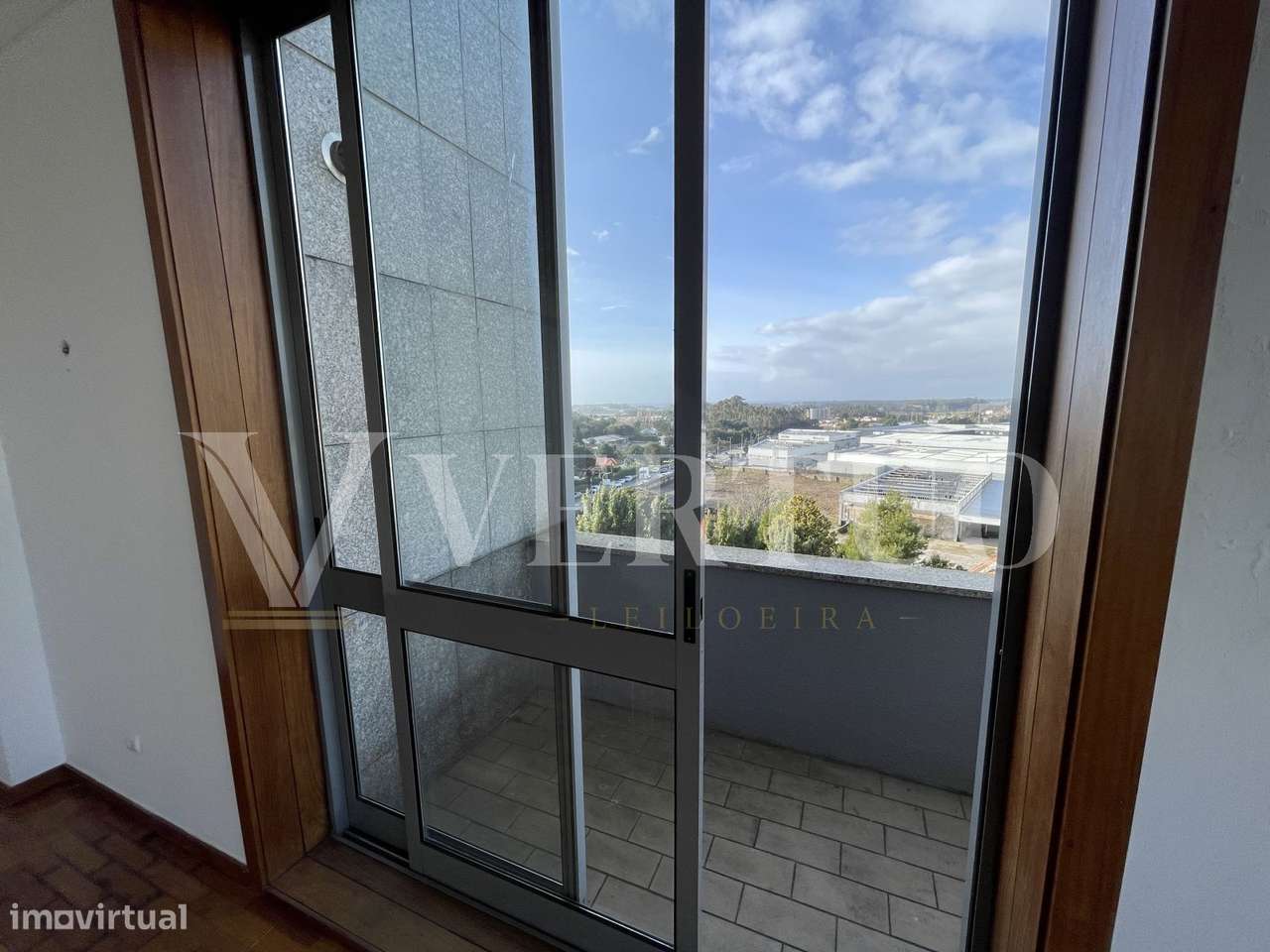 T4 em Moreira da Maia | 159 m² | 2 Garagens | Venda Judicial-17