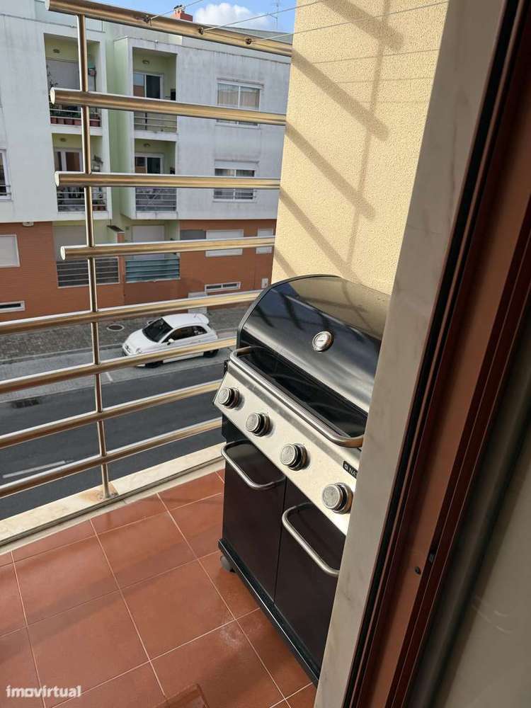 Alugo T1 em Camarate - Grande imagem: 5/10