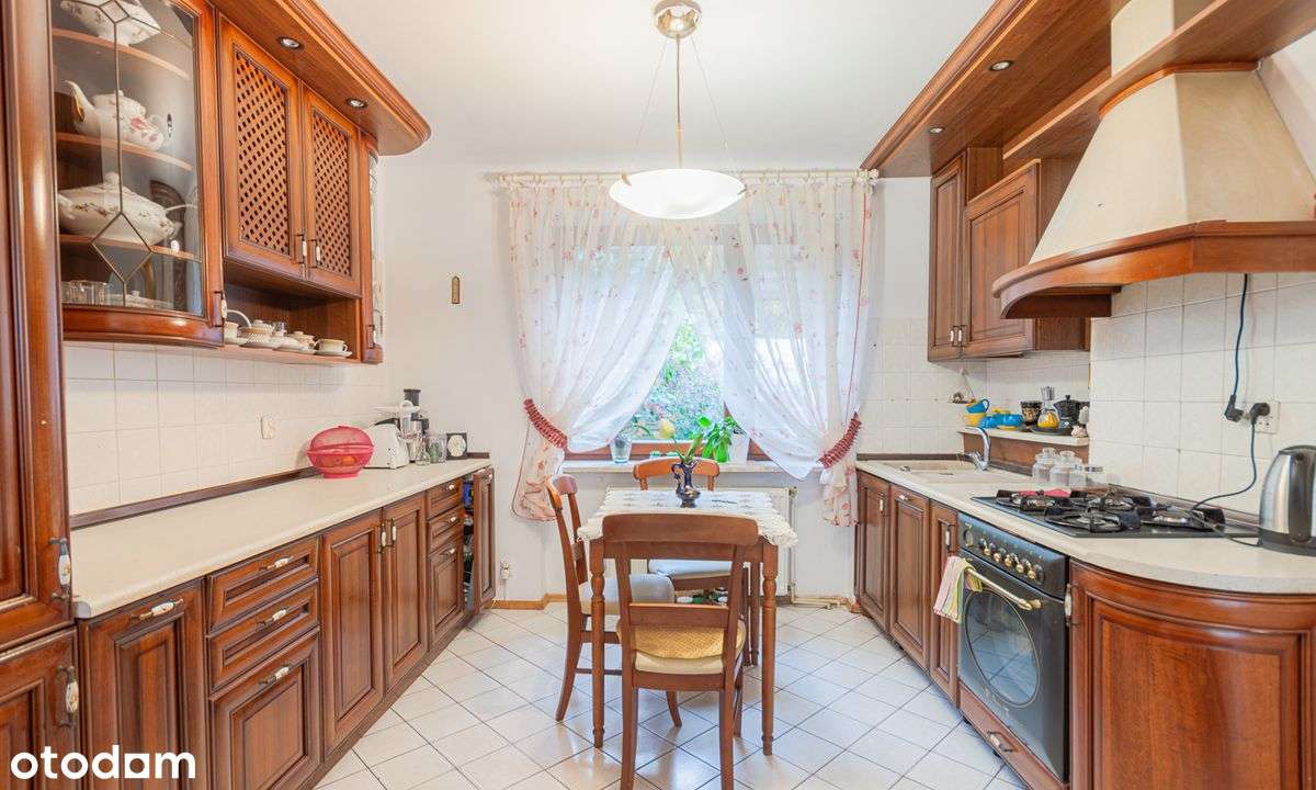 Duży dom 220m2 z pięknym ogrodem (działka 11 ar)-13