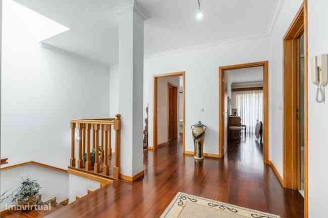 Espetacular Moradia em Banda T4 com jardim  em Sequeira - Braga-9