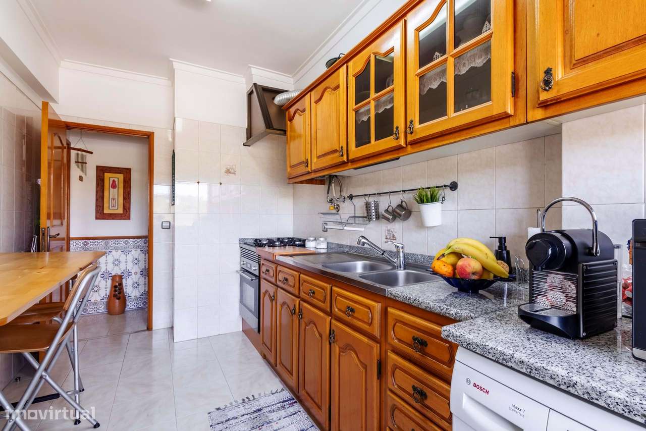 Apartamento T2 c/ Varanda no Casal do Cotão, Sintra-13