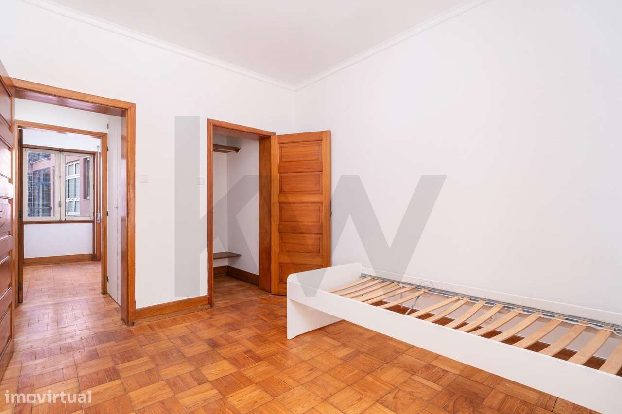 2 Apartamentos T8 + Piso Independente | 3 Garagens | Coimbra-21
