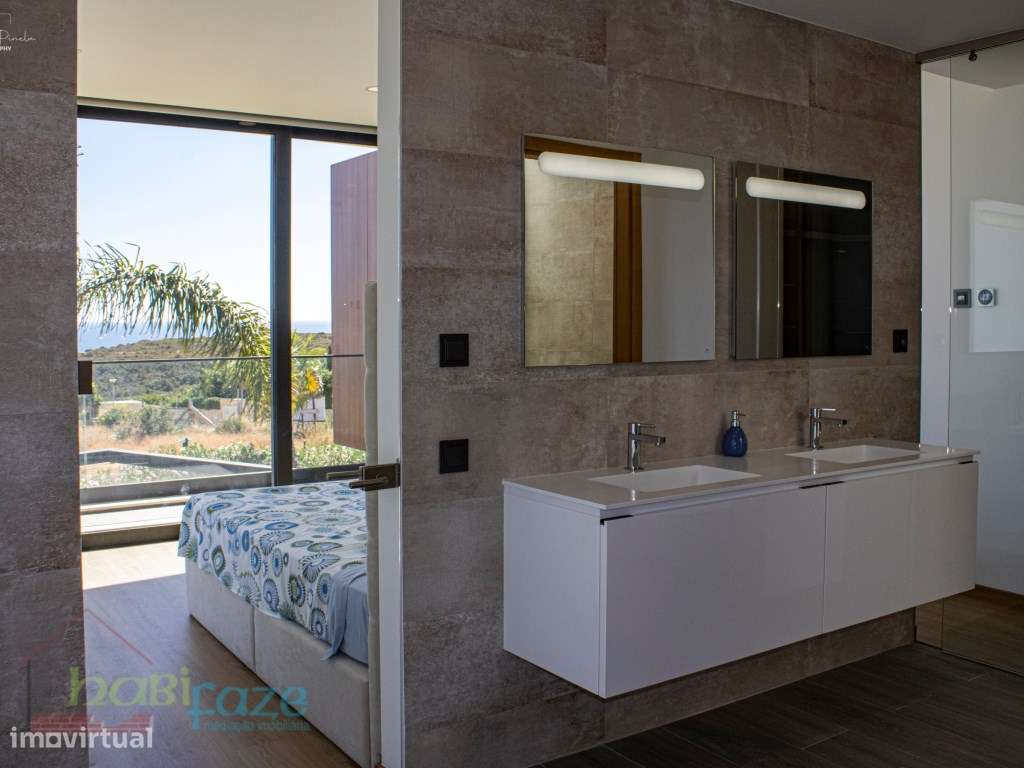 Vende-se Moradia de Luxo T5 com piscinas e Vista Mar-15