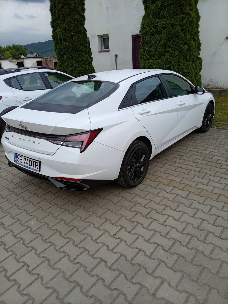 Hyundai Elantra 1.6 l 123 CP 6MT Highway 2022