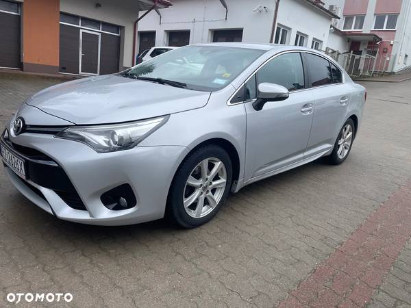 Toyota Avensis 1.8 Premium - 4