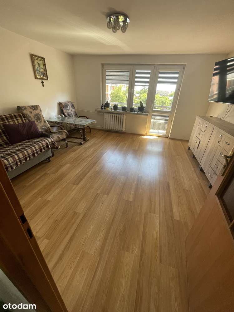 Ladne ustawne dwopokojowe mieszkanie przy Szpitalu - Pełny obrazek: 1/9