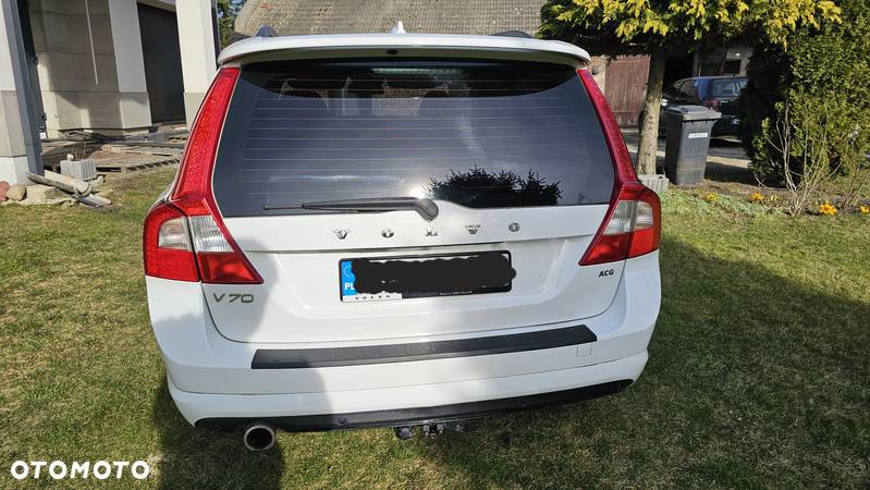 Volvo V70 D3 R-Design - 4