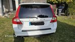 Volvo V70 D3 R-Design - 4