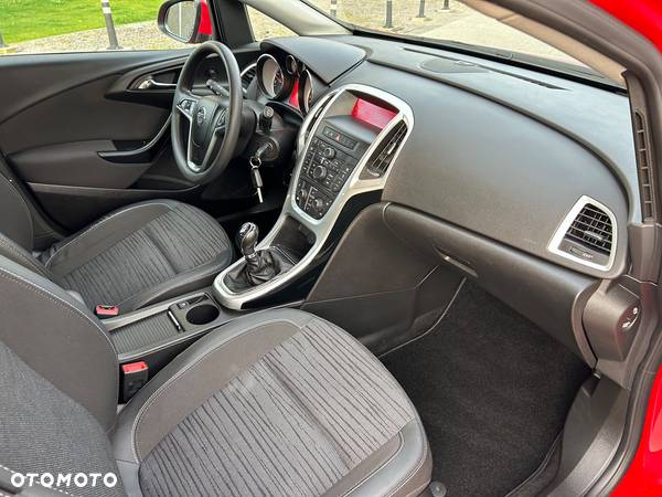 Opel Astra 1.6 Turbo Design Edition - 20