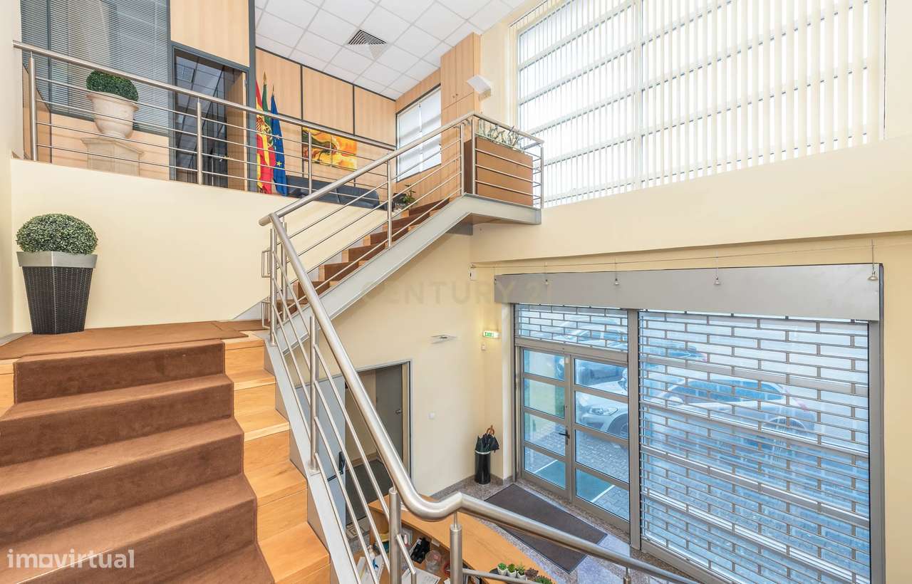 Armazém com Escritórios para Venda – 776 m² | Parque Empresarial em Si - Grande imagem: 5/22