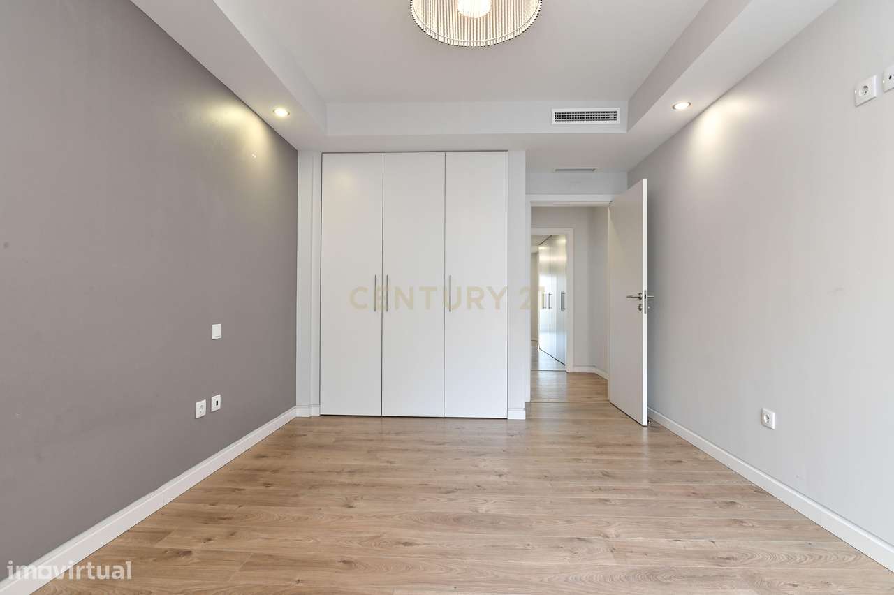 Apartamento T3 de Luxo com Box para 2 Carros — Quinta das Marianas, Pa-26