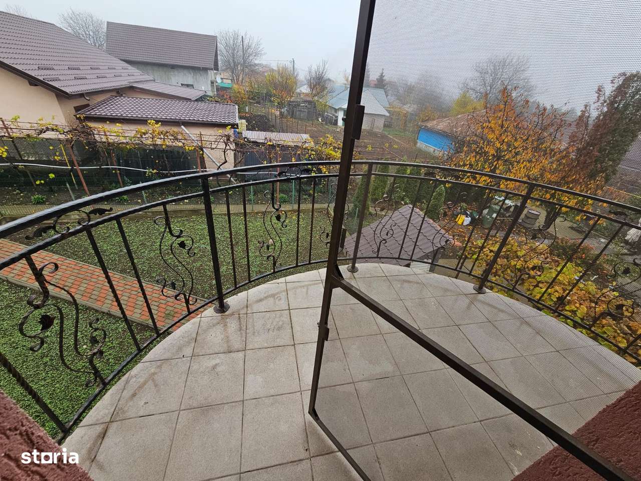 Vila P+M 6 camere Valea Lupului,1 decembrie,la asfalt - Imagine principală: 3/20