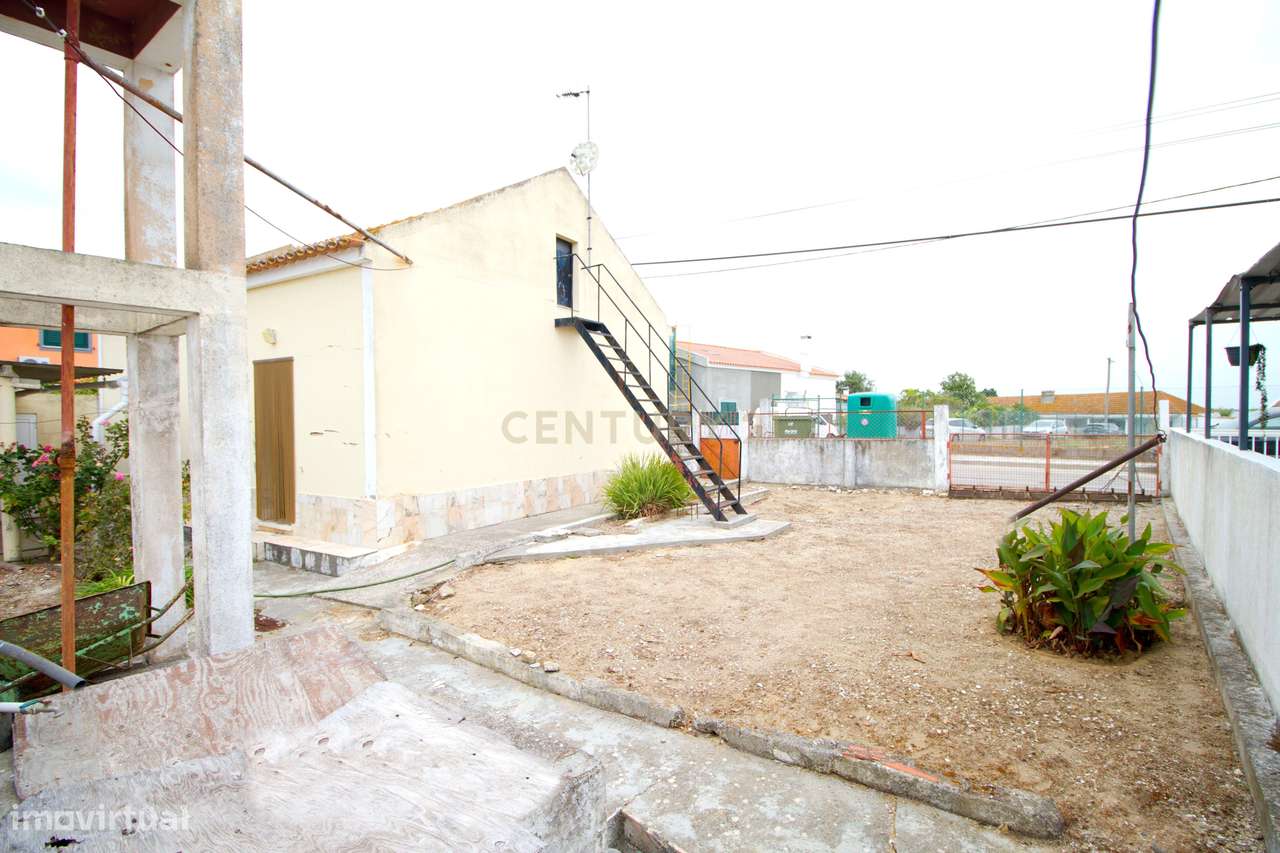 Moradia T2 para Remodelação nas Pontes-41