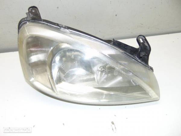 Opel Corsa C 2001 farol - 1