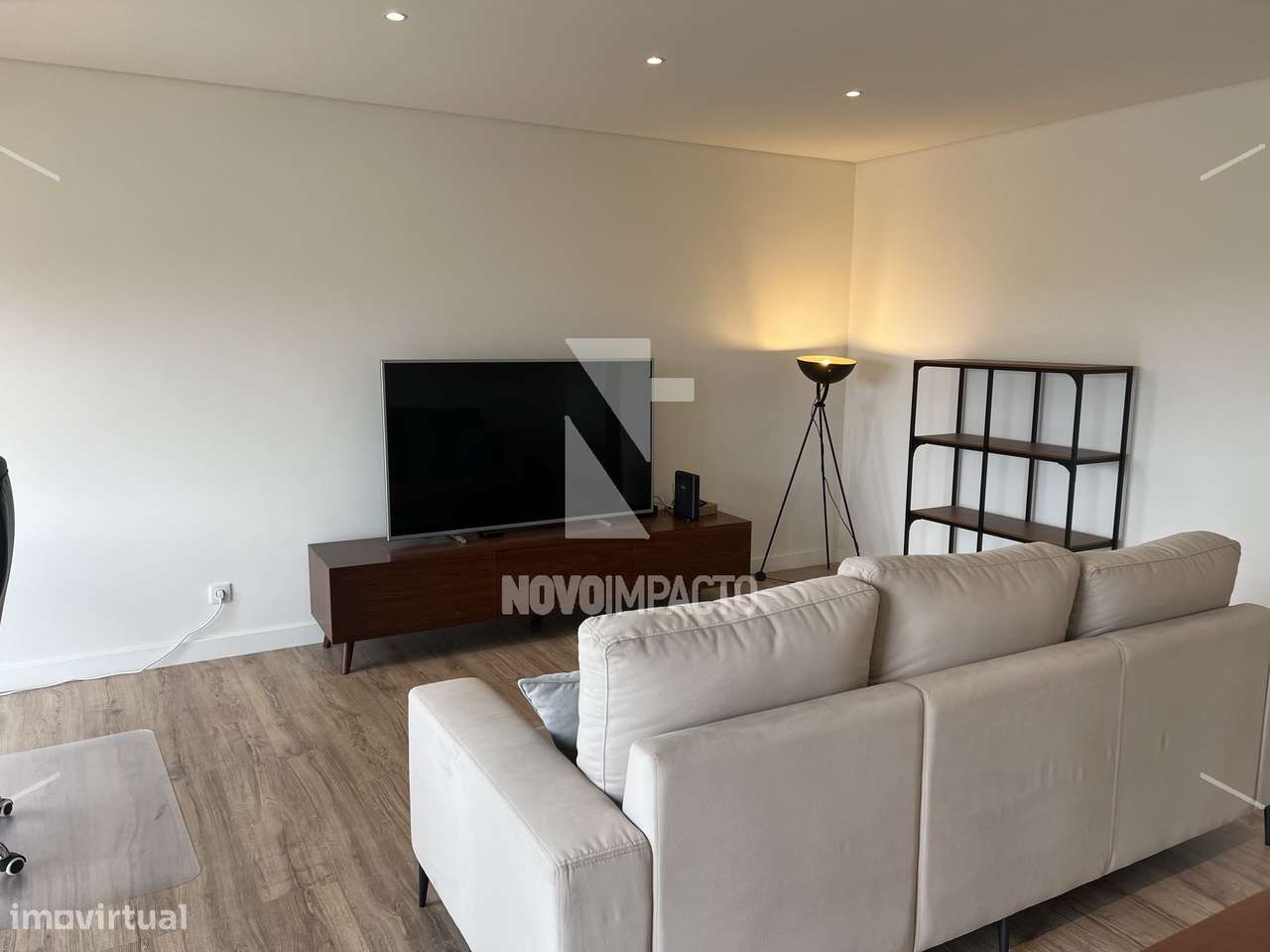 T3 Moderno com Suite, Parqueamento, Varanda e Classe Energética A –...-10