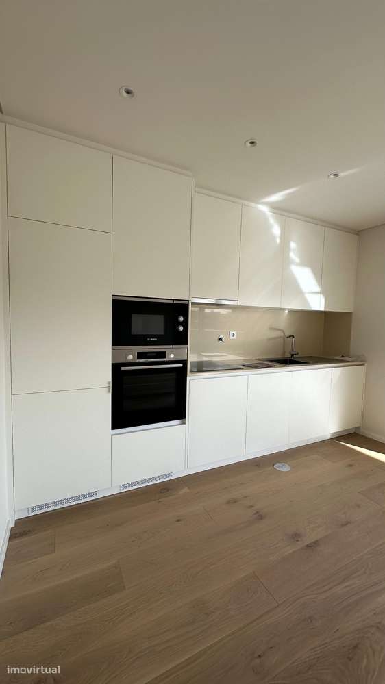 Apartamento T1 com varanda situado em CANIDELO - Grande imagem: 2/17