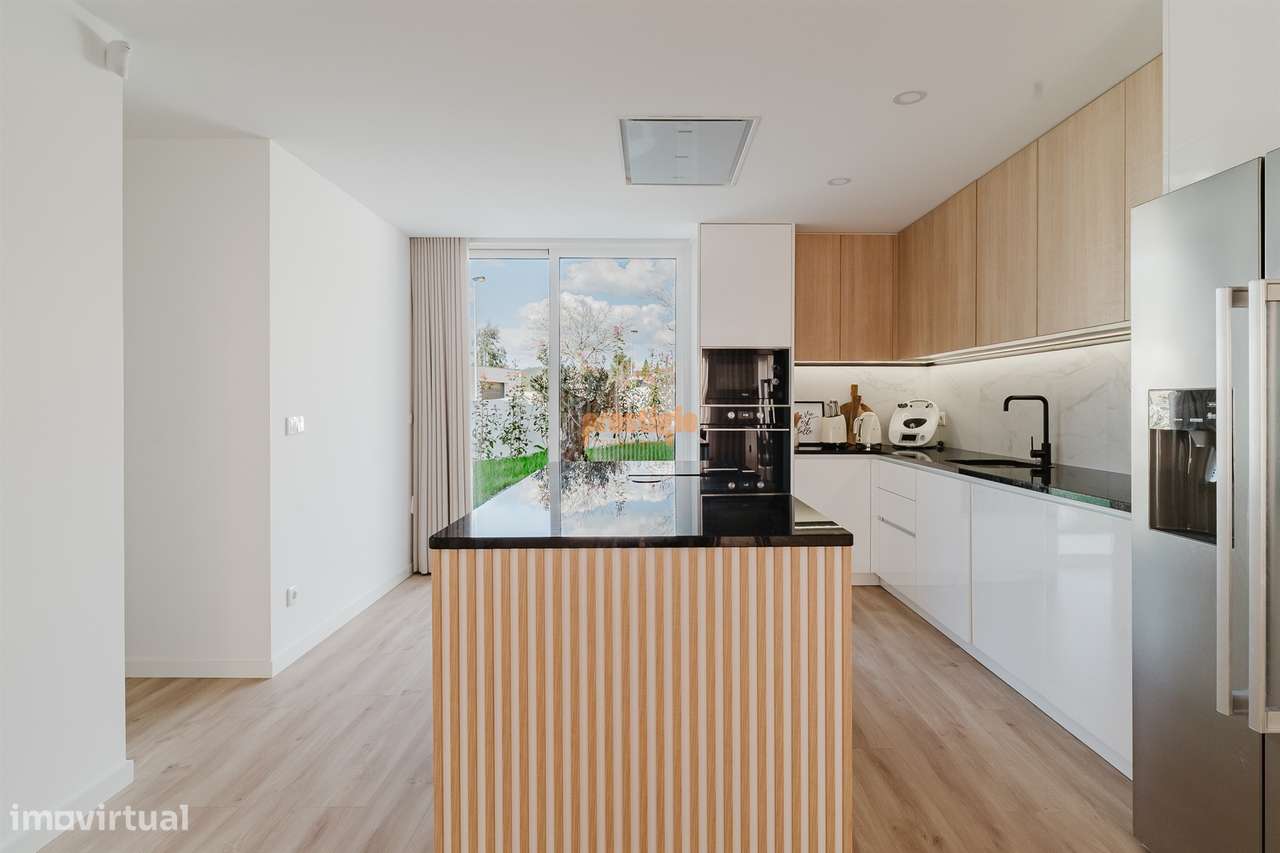 Moradia T3 Venda em Palmeira de Faro e Curvos,Esposende - Grande imagem: 4/36