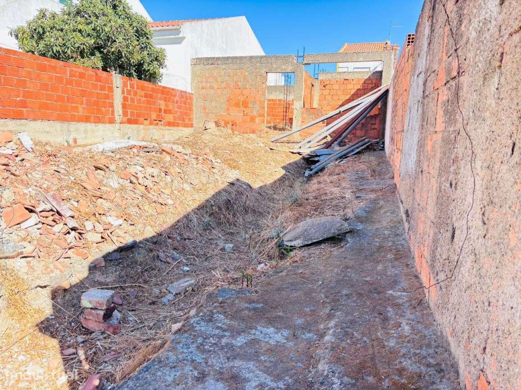 Moradia para Recuperar localizada em aldeia do Penedo Gordo - Beja - Grande imagem: 4/12