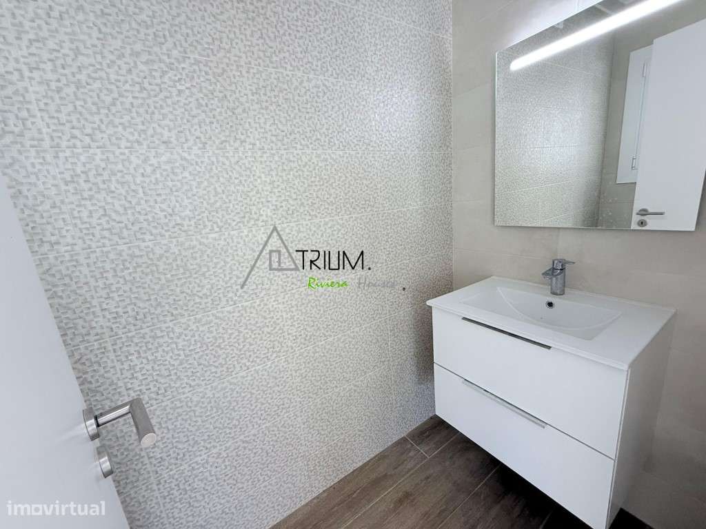 Moradia isolada T3, nova, com jardim.-9