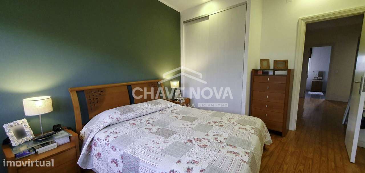 Moradia Bi-Familiar T4 + T2 com Potencial de Rendimento em Ramalde ...-13