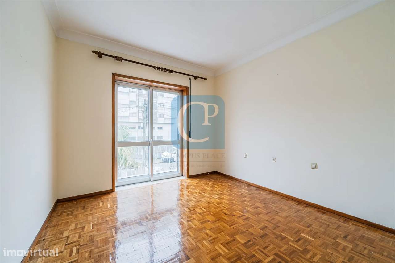 Moradia com dois apartamentos independentes em Vila Nova de Gaia - Grande imagem: 2/42