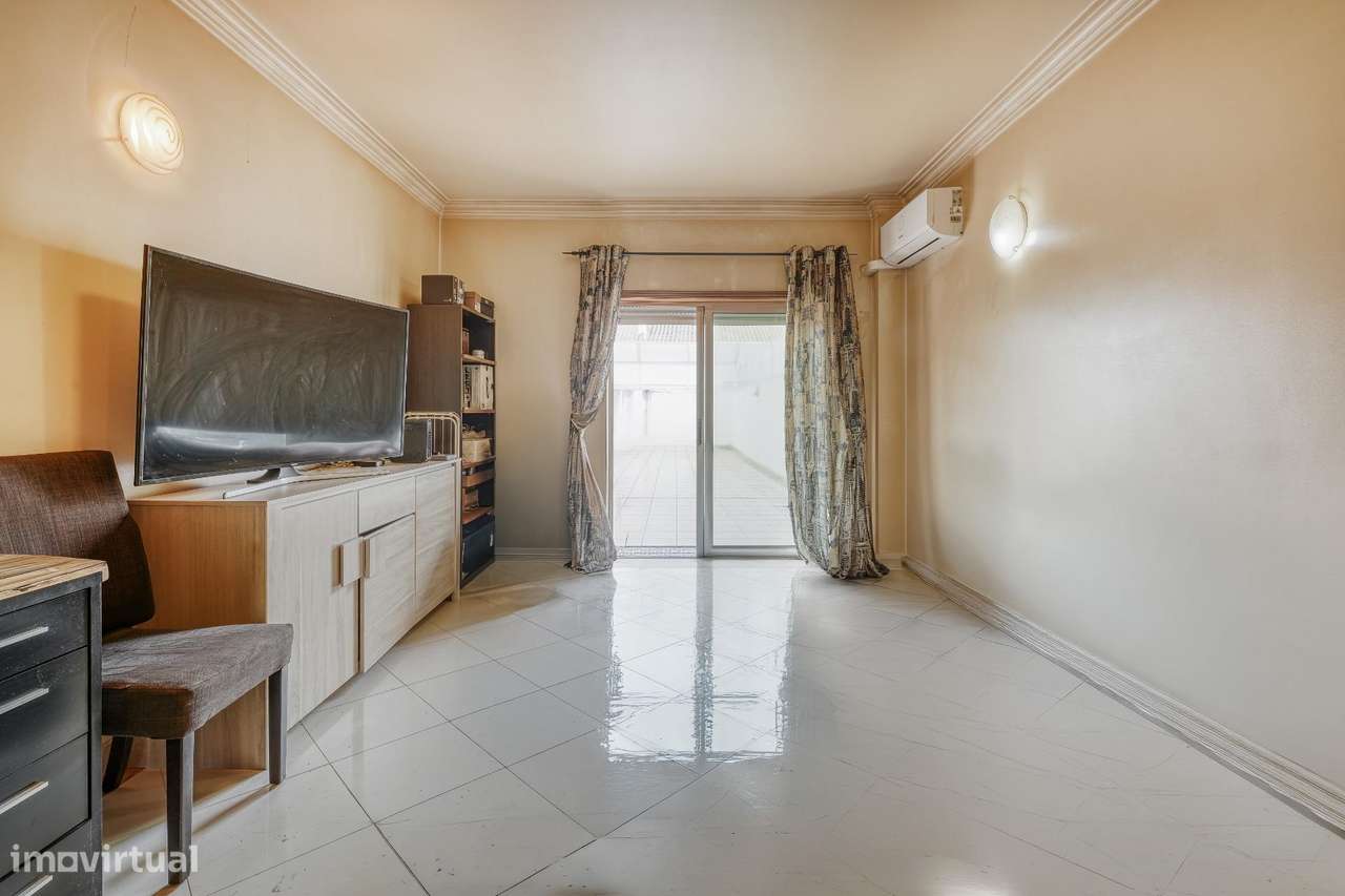 Apartamento T2 com Terraço Incrível || Costa da Caparica-20