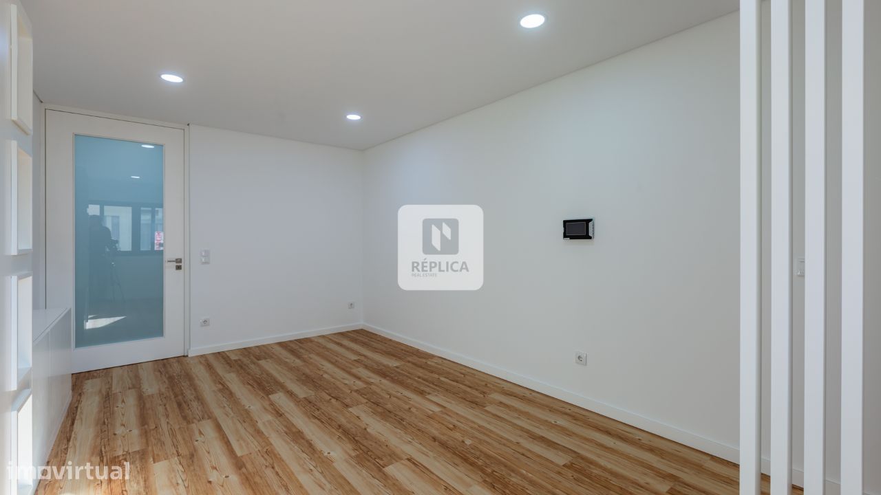 Apartamento T1+1 Remodelado à Constituição