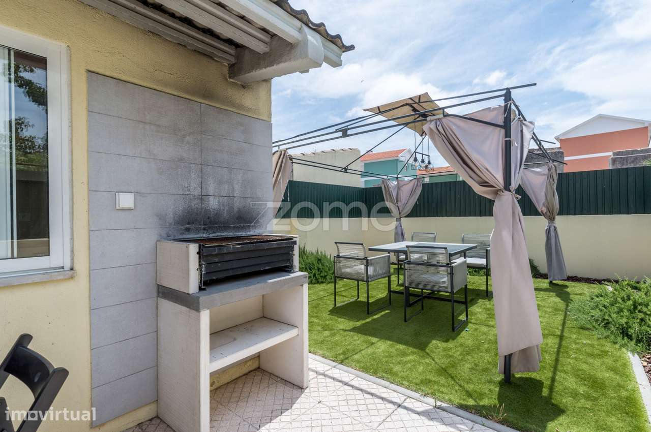 Apartamento T2 com logradouro e anexo.-22