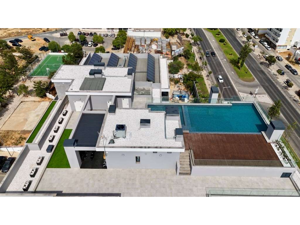 T2 com piscina na cobertura e amplo terraço e vista serra, Faro, Al... - Grande imagem: 2/30