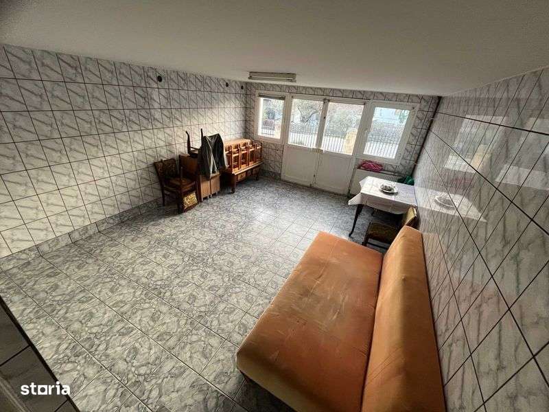Casa de familie/vacanta + Spatii comerciale DE VANZARE - Imagine principală: 5/8