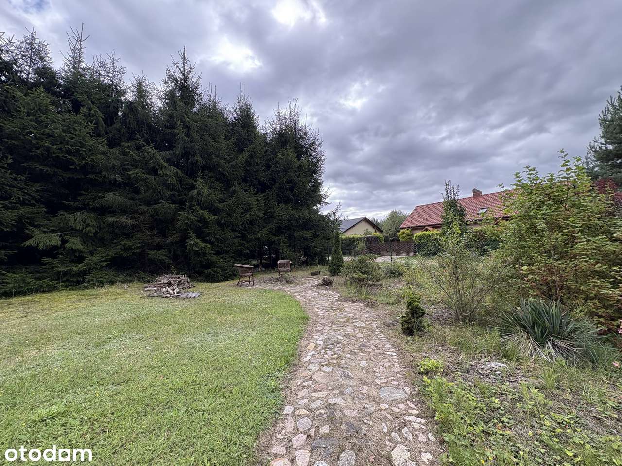 Wyjątkowy dom parterowy w spokojnej okolicy-16