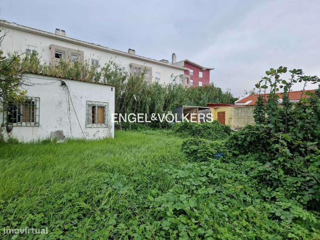 Terreno rústico com possibilidade de passar a urbano - Grande imagem: 2/15