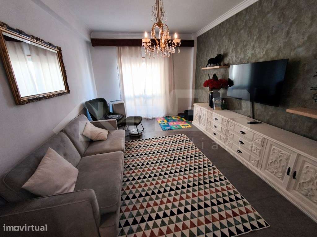 T3 | 1º ANDAR | BOAS ÁREAS | MOBILADO | 2 CASAS DE BANHO | ARRECADA...-12